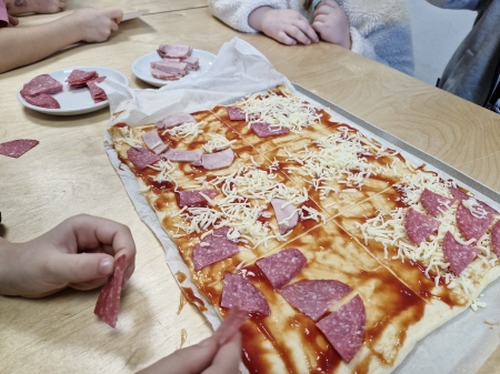 Dzień Pizzy w grupie Biedroneczki