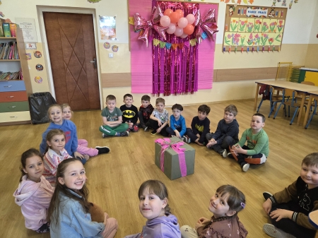 Dzień Kobiet w grupie Biedroneczki 