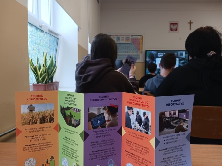 Prezentacja Zespołu Szkół Ponadpodstawowych w Niemcach